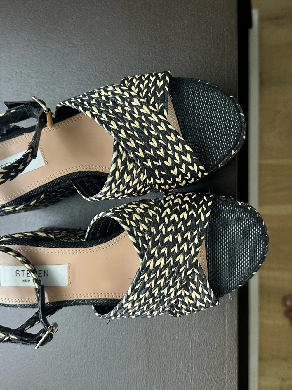 NWOT Black & Natural Woven Platform Sandals
